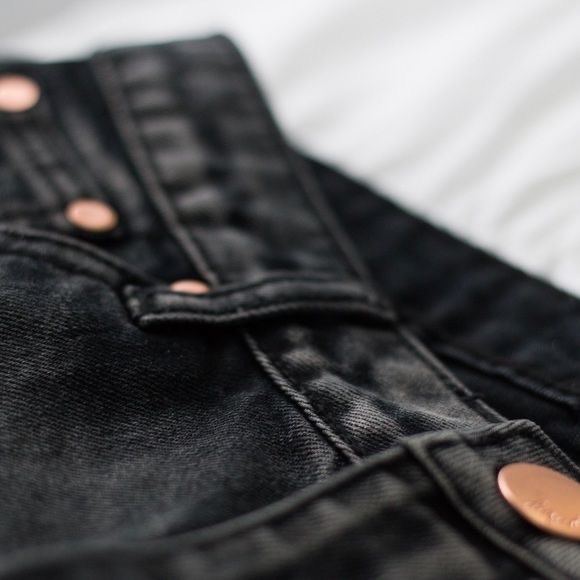 11thstreet | Rosé Shorts - Picture 4 of 13